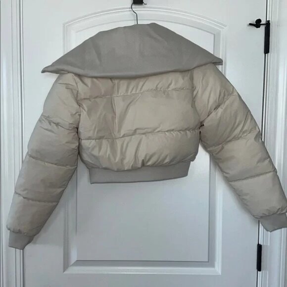 Alo Yoga Women's Captivate Puffer Jacket - Picture 3 of 3